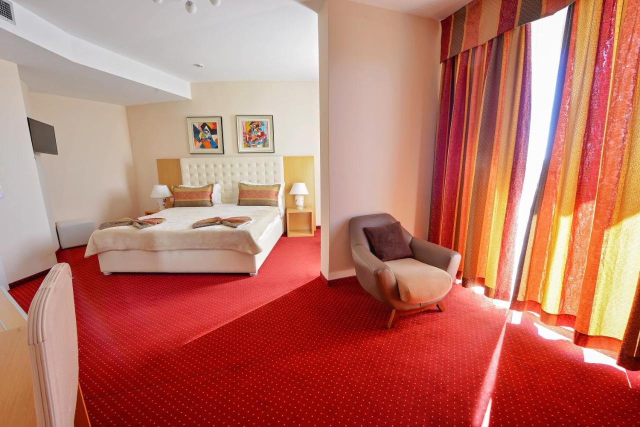 Jolly Hotel Lezhë Zewnętrze zdjęcie